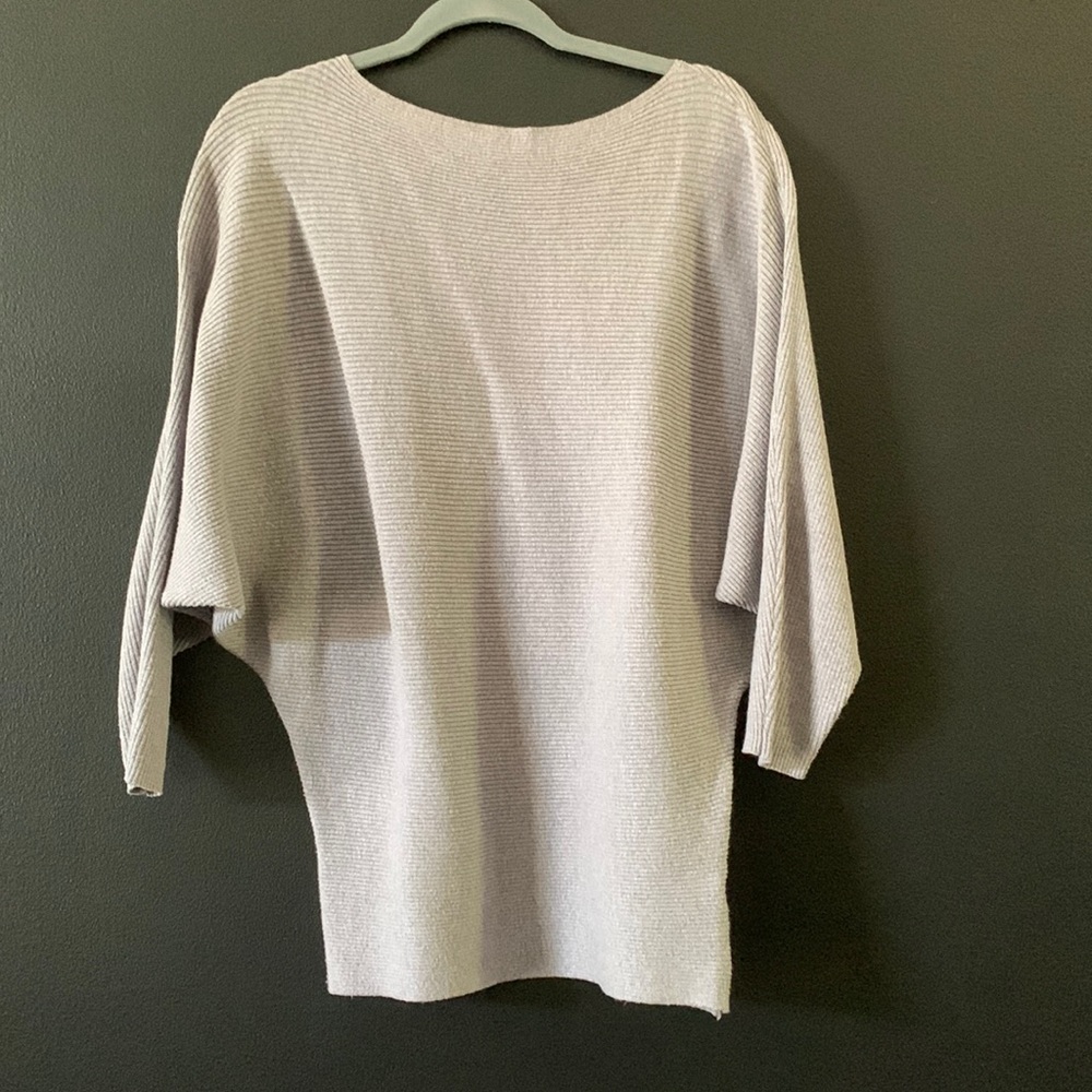 Soft gray ribbed 3/4 sleeve dolman sweater